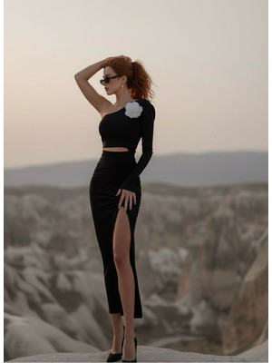 Gül Detaylı Elbise - Tek Omuz Elbise - Ön Yırtmaçlı Elbise