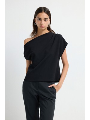 Adl Degaje Yaka Kolsuz Bluz Siyah 11545231001