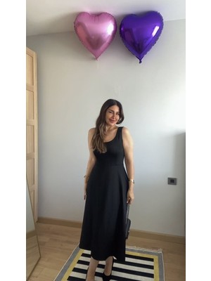 Hariqa Kadın Askılı Kare Yaka Yırtmaçlı Midi Janjan Krep Elbise