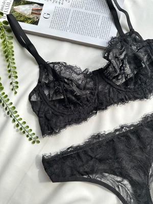 Nivolia Douce Dantelli Balenli Sütyen Tanga Takımı