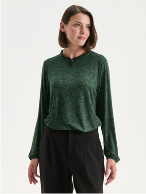 LC Waikiki Yeni Sezon Bisiklet Yaka Desenli BLUZ_8684691040020