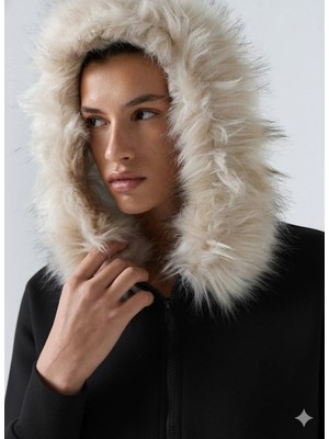 Afri Kadın Siyah Fermuarlı  Kapüşonlu Sweatshirt – Kürklü Kapüşon, Cepli, Rahat Kalıp