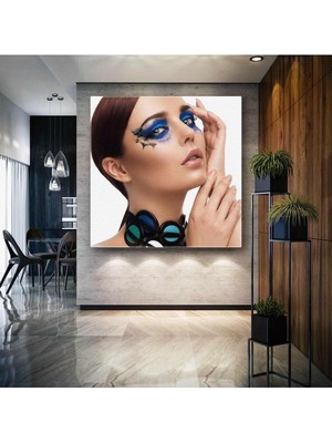 GülsenArt Mavi Makyajlı Yuvarlak Formlu Aksesuarlı Model Make Up Kuaför Kare Hd Baskı Kanvas Tablo