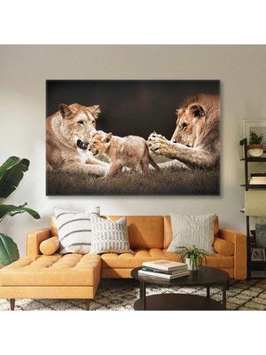 Ormanda Aslan Ailesi Kral ve Ailesi Yatay Hd Baskı Kanvas Tablo