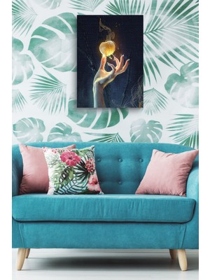 Sarı Elmaya Uzanılan El Yağlı Boya Görünümlü Hd Dijital Baskı Dikey Kanvas Tablo 643