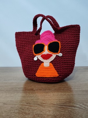 Cadde Dükkanı El Yapımı Örgü Kadın Figürlü Bordo El ve Kol Çantası