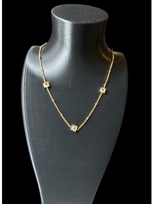 Aleda Çelik Gold Minimal Kare Taşlı Dorikalı Kolye