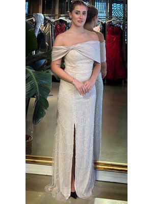 Abiyeniall Pudra Renk Madonna Yaka Yırtmaçlı Düz Kesim  Pullu Boncuklu Uzun Abiye Elbise 11029-05