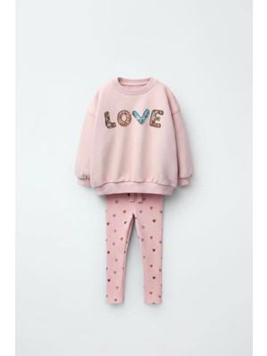 Magu Kız Çocuk Pamuklu Pembe Love Nakışlı Sweatshirt ve Kalpli Tayt Takım – 2'li Rahat Günlük Set