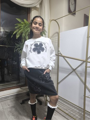 Şimo Butik Bayramlık Kız Çocuk Kot Etekli Takım(Sweatshirt+Beli Lastikli Kısa Kot Etek) Çiçek Füme