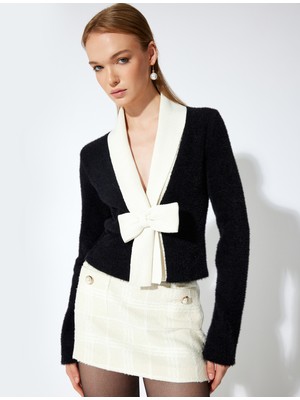 Koton x Sibil Çetinkaya - Fiyonklu Peluş Hırka Renk Kontrastlı V Yaka Uzun Kollu