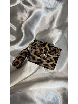 Moda Leopar Desenli Çıtçıtlı Kartlık, Kağıt Para Bölmeli ve Anahtarlık Detaylı