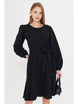 Armonika Kadın Siyah Sıfır Yaka Arkası Fermuarlı Kuşaklı Uzun Kol Kloş Midi Boy Elbise ARM-25Y001008