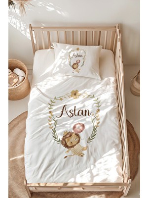 Lilabio %100 Pamuk Isme Özel Isimli Montessori Yatak Nevresim Takımı (100X200 Cm) Aslan