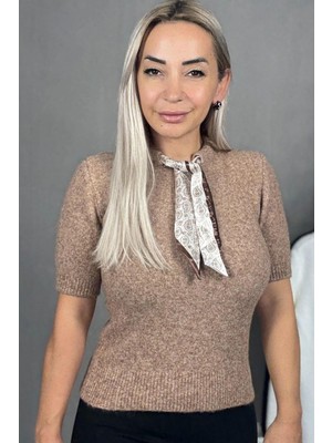 Muna Boutique Yakası Kendinden Fularlı Sütlü Kahve Kadın Triko