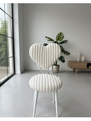 Masal Home Beyaz Kalp Makyaj Sandalyesi Modern Tasarım Ahşap Gövde ile Şık Dekor