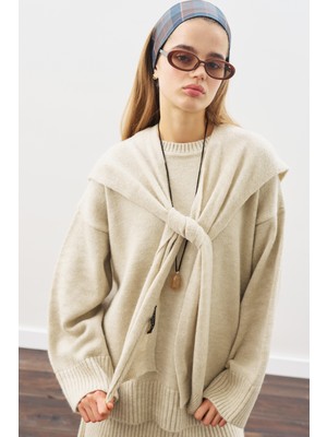 Manuka Kare Yaka Bağlamalı Triko Atkı Bej