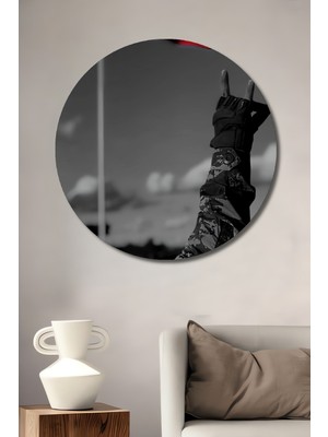 Teona Ahşap Türk Bayrağı Asker Selamı Yağlı Boya Görünümlü Ahşap Dekoratif Tablo Yuvarlak Tablo