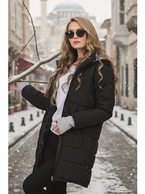 Barbora Kadın Kışlık Kapüşonlu Eldiven Detaylı Su İtici Şişme Mont Siyah Model