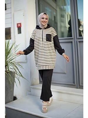 SFG Life Moda Kadın Tesettür Giyim Kapüşonlu ve Önü Yarım Fermuarlı Çizgili 2 Iplik Pantalon Ile Tunik Takım