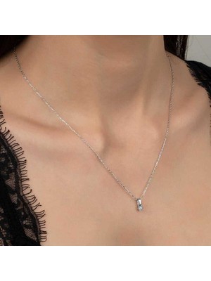 Ucarticaret Swarovski Taşlı Gümüş Tektaş Bayan Kolye