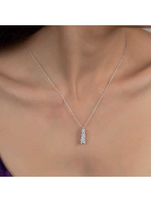 Ucarticaret Swarovski Taşlı Gümüş Üçtaş Tektaş Bayan Kolye
