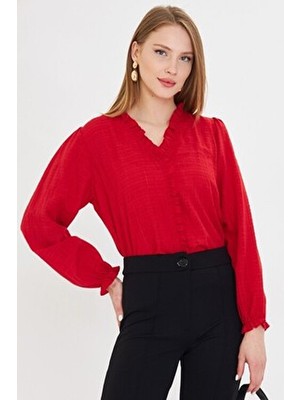 Armonika Kadın Kırmızı Yakası ve Önü Fırfır Detaylı Kolları Lastikli Uzun Kollu Bluz ARM-25K001030