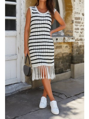 Etiler Collection Kadın Kolsuz V Yaka Eteği Püsküllü Çizgi Desen Triko Elbise