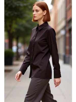 PayBuy Kadınların Gündelik Şıklığını Tamamlayacak Süet Dokulu Regular Fit Uzun Kollu Gömlek Modeli
