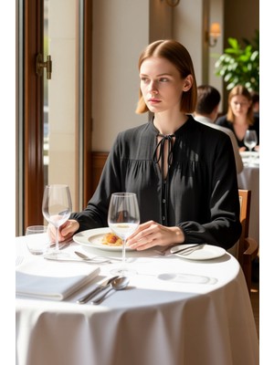 FRM Kadın Açık V Yaka Dantelli Pamuklu Gömlek Fonksiyonel Dayanıklı Kaliteli Konforlu Estetik Şık