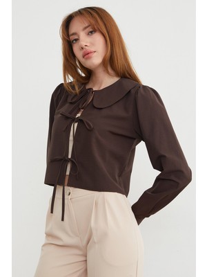 FullaModa Bebe Yaka Önden Bağlamalı Crop Bluz