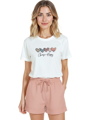 Color Luxe Kadın Beyaz Relaxed Fit %100 Pamuk Tişört – Kalp Sıralı & ''choose Happy'' Baskılı
