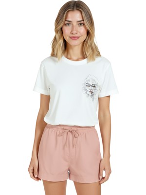 Color Luxe Kadın Beyaz Relaxed Fit %100 Pamuk Tişört – Tek Çizgi Yüz Minyatür Baskılı