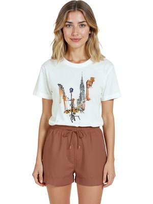 Color Luxe Kadın Beyaz Relaxed Fit %100 Pamuk Tişört – New York Sokak & Chrysler Illüstrasyonlu