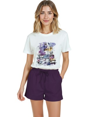 Color Luxe Kadın Beyaz Relaxed Fit %100 Pamuk Tişört – Suluboya Marina & Deniz Feneri Baskılı