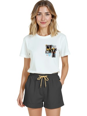 Color Luxe Kadın Beyaz Relaxed Fit %100 Pamuk Tişört – Graffiti Ny & Teddy Bear Pocket Baskılı