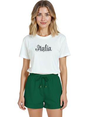 Color Luxe Kadın Beyaz Relaxed Fit %100 Pamuk Tişört – Italıa Script & Mini Bayrak Baskılı