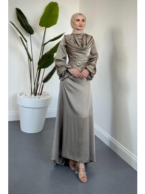 Merven Akyüz Merryna Kemerli Kuyruklu Saten Abiye Vizon