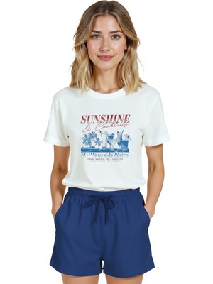 Color Luxe Kadın Beyaz Relaxed Fit %100 Pamuk Tişört – Cocktails Vintage Kokteyl Baskılı