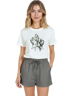 Color Luxe Kadın Beyaz Relaxed Fit %100 Pamuk Tişört – Monokrom Soyut Yüzler Baskılı