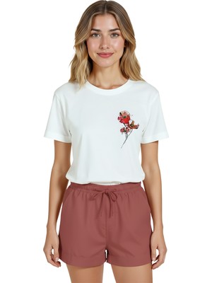 Color Luxe Kadın Beyaz Relaxed Fit %100 Pamuk Tişört – Gelincik Buketi Sağ Göğüs Baskılı