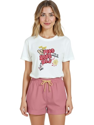 Color Luxe Kadın Beyaz Relaxed Fit %100 Pamuk Tişört – Grafiti Teddy & “find Your Way” Baskılı