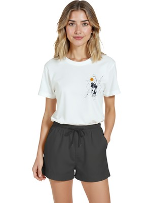 Color Luxe Kadın Beyaz Relaxed Fit %100 Pamuk Tişört – Geometrik Palmiyeler Minyatür Baskılı