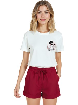 Color Luxe Kadın Beyaz Relaxed Fit %100 Pamuk Tişört – Parisli Ikon & Karakalem Portre Baskılı