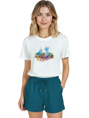 Color Luxe Kadın Beyaz Relaxed Fit %100 Pamuk Tişört – Suluboya Marina & Yelkenli Liman Baskılı
