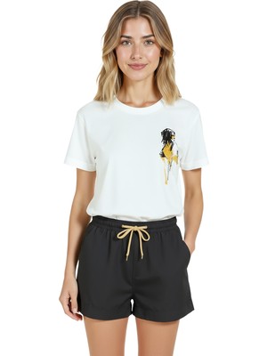 Color Luxe Kadın Beyaz Relaxed Fit %100 Pamuk Tişört – Sarı Doodle Profil Kız Baskılı