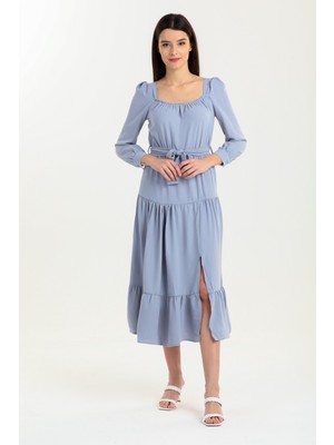 Alışveriş Sokağı Eteği Yırtmaçlı Belden Bağlamalı Kare Yaka Elbise