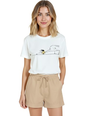 Color Luxe Kadın Beyaz Relaxed Fit %100 Pamuk Tişört – Çocuk & Fil Sulama Illüstrasyonlu