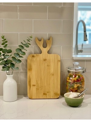 Berina Home Geyikli Bambu Sunum Tahtası – En Büyük Boy 38 cm | Doğal Bambu & Geyik Bambu Kesme Tahtası