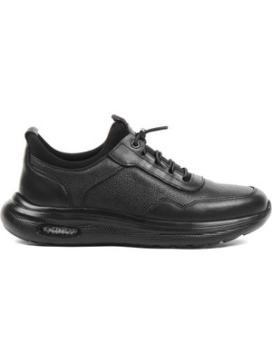 Celal Gültekin Erkek Siyah Bağcıklı Kalın Tabanlı Deri Sneaker